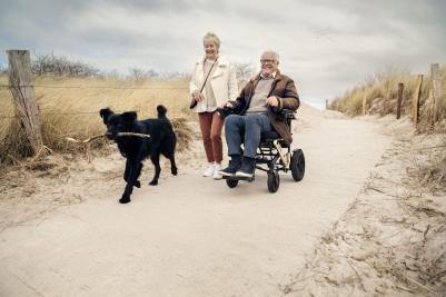 Rollstühle für den Innen- und Aussenbereich Rollstühle für den Innen- und Aussenbereich