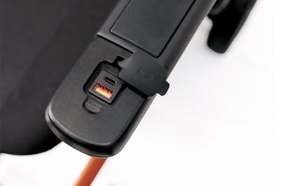 Beleuchtung und USB-A-/USB-C-Anschluss