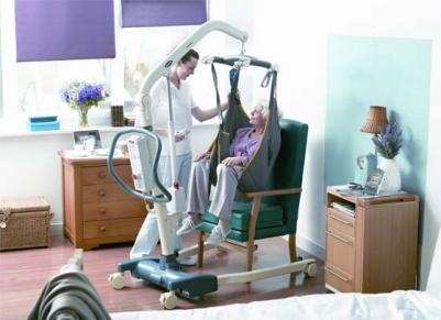 Patientenlifter Invacare Jasmine Anwendungsbeispiel Patientenlifter Invacare Jasmine Anwendungsbeispiel