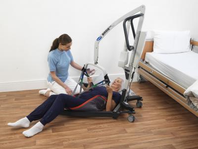 Produktbild Invacare Birdie EVO Bodenaufnahme